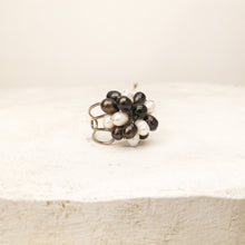 Carica l'immagine nel visualizzatore di Gallery, Luana Luminari Unique | Bigiotteria | Anelli | Anello con perle di fiume | Bologna, Italia | Shop online | Artigianato