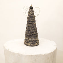 Carica l'immagine nel visualizzatore di Gallery, Angelo in filamenti di lana