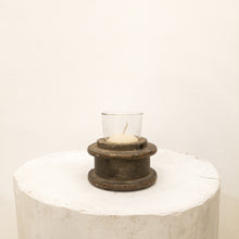 Carica l'immagine nel visualizzatore di Gallery, Portacandela in legno