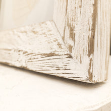 Carica l'immagine nel visualizzatore di Gallery, Cornice portafoto in legno