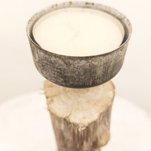 Carica l'immagine nel visualizzatore di Gallery, Portacandela con tronchetto