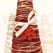 Carica l'immagine nel visualizzatore di Gallery, Angelo in filamenti di lana