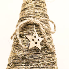 Carica l'immagine nel visualizzatore di Gallery, Angelo in filamenti di lana