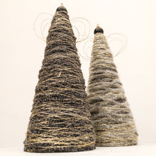 Carica l'immagine nel visualizzatore di Gallery, Angelo in filamenti di lana