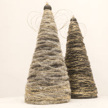 Carica l'immagine nel visualizzatore di Gallery, Angelo in filamenti di lana