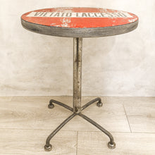 Carica l'immagine nel visualizzatore di Gallery, Tavolino "VIETATO L'ACCESSO"