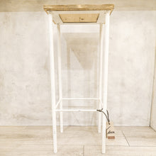 Carica l'immagine nel visualizzatore di Gallery, Tavolino in legno e ferro sbiancato