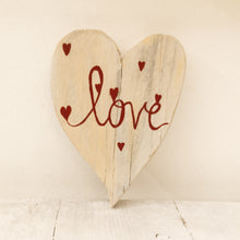 Carica l'immagine nel visualizzatore di Gallery, Cuore in legno "Love"