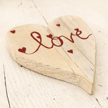 Carica l'immagine nel visualizzatore di Gallery, Cuore in legno "Love"