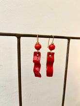 Carica l&#39;immagine nel visualizzatore di Gallery, Orecchino in ceramica
