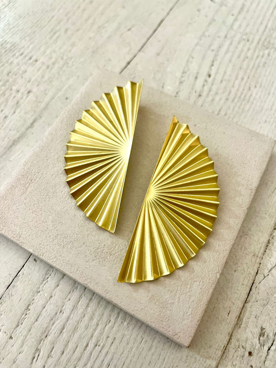 Orecchino in ottone